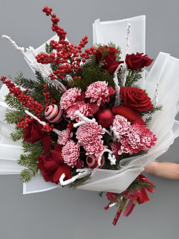 Snow Berry Yılbaşı Buketi